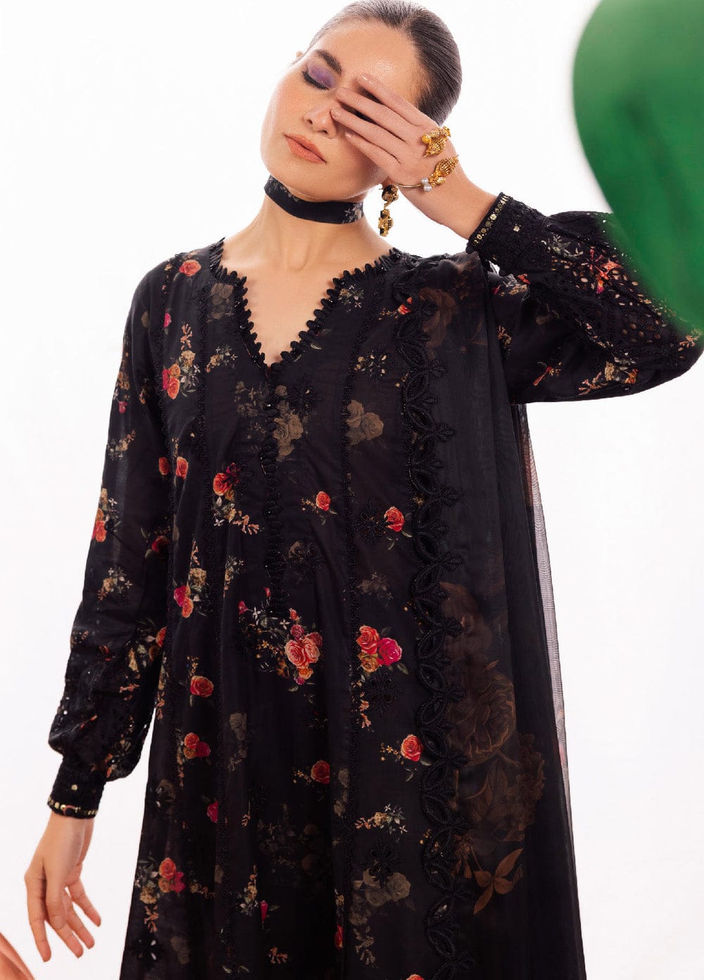 IZNIK Lawn Embroidered shirt with Embroidered chiffon duppta 3PC ZB101